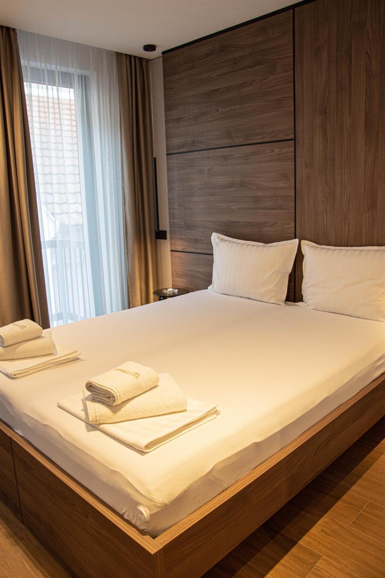 Kristall Apartments Premium Szabács Kültér fotó